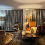 Luxury Residence At Taj Cape Town - Top Corner Apartment With Balcony - Newly Renovated